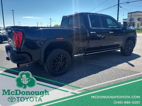 Used 2022 GMC Sierra 2500 Denali w/ Denali Black Diamond Edition AWD/4WD image 6