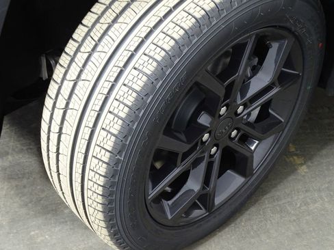 New 2025 Jeep Grand Cherokee L Limited image 45