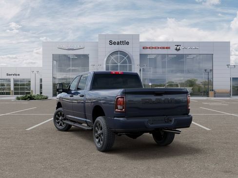 New 2026 RAM 2500 Big Horn AWD/4WD image 4