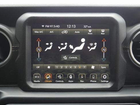 Used 2021 Jeep Wrangler Unlimited Sahara image 22