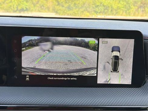 Certified 2025 Nissan Kicks SR FWD image 5