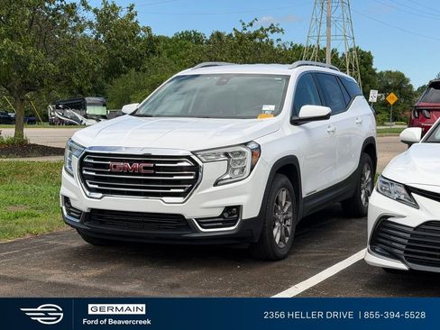 Used 2024 GMC Terrain SLT AWD/4WD image 1