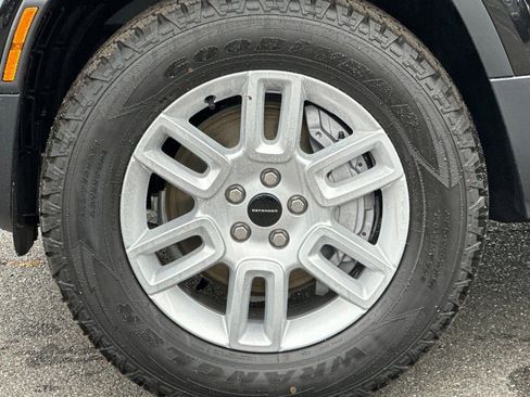 New 2026 Land Rover Defender 130 S image 12