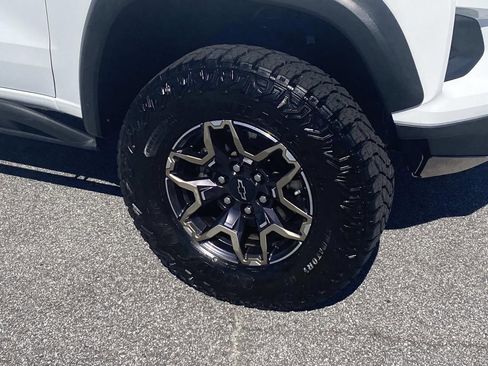 Used 2024 Chevrolet Colorado ZR2 w/ Technology Package image 10