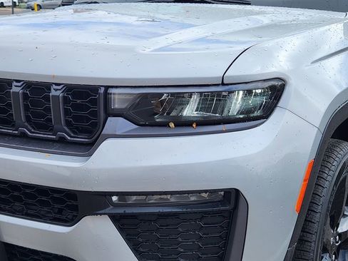 New 2026 Jeep Grand Cherokee Limited AWD/4WD image 8