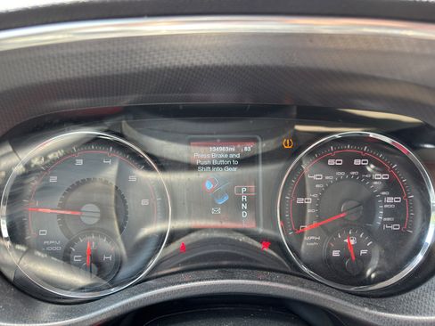 Used 2012 Dodge Charger SE RWD image 5