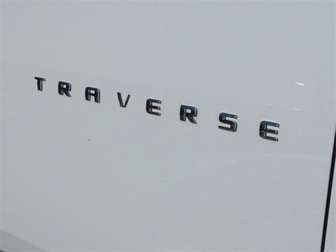 Used 2020 Chevrolet Traverse LT w/ Driver Confidence II Package image 31