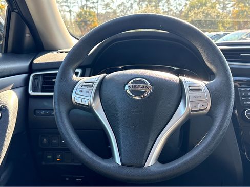 Used 2015 Nissan Rogue SV w/ SV Premium Package image 15