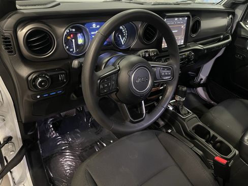Used 2023 Jeep Wrangler Unlimited AWD/4WD image 13