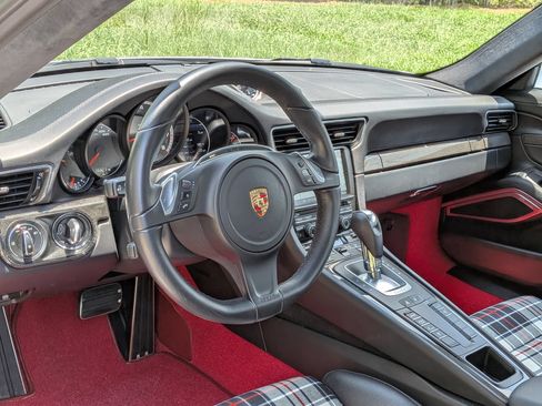 Used 2014 Porsche 911 Turbo S AWD/4WD image 4