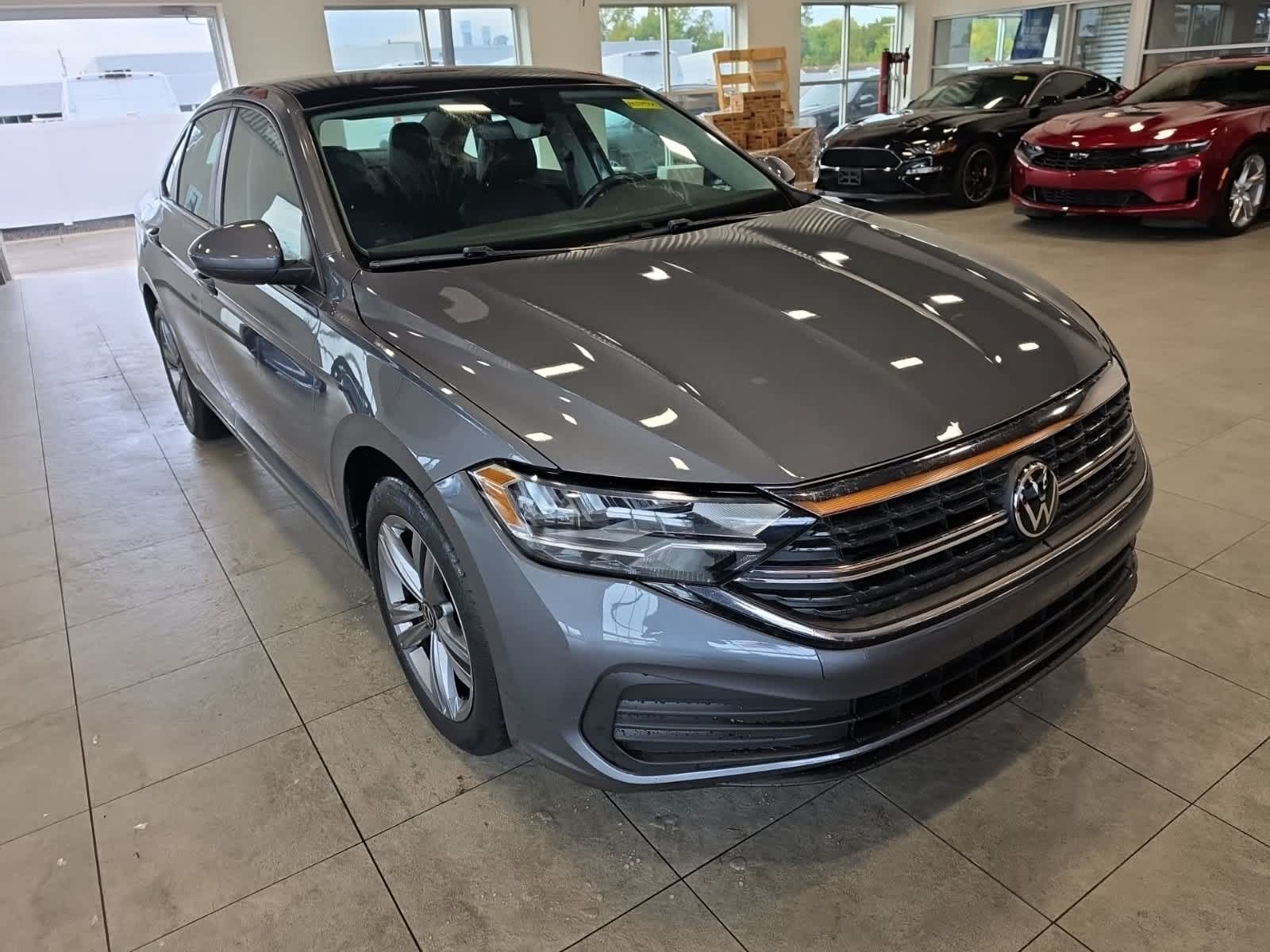Used 2024 Volkswagen Jetta SE FWD image 3