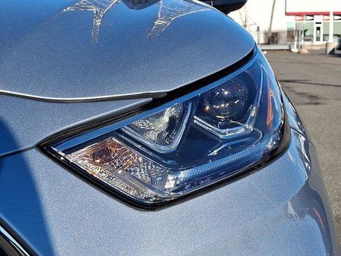 Certified 2025 Toyota Highlander Platinum image 30