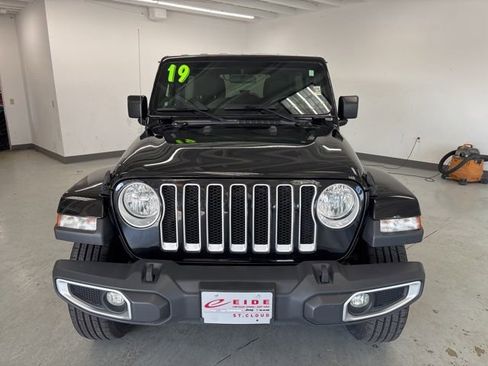 Used 2019 Jeep Wrangler Unlimited Sahara AWD/4WD image 7