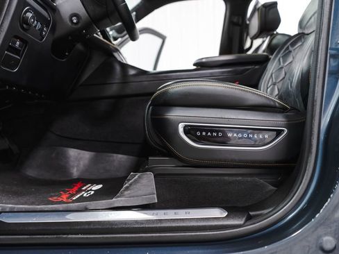 Used 2024 Jeep Grand Wagoneer L Series III image 28