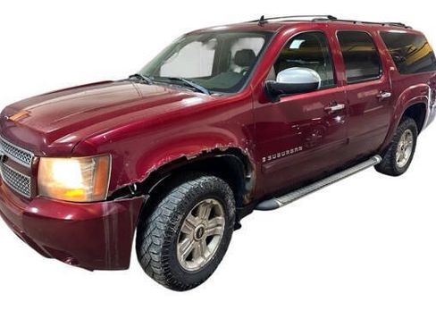 Used 2007 Chevrolet Suburban LT w/ LT Preferred Equipment Group AWD/4WD image 1