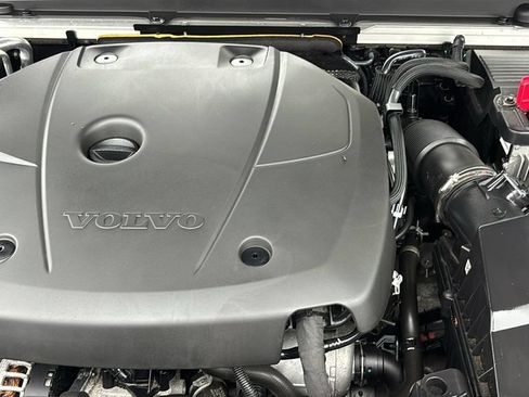 Used 2022 Volvo V60 T5 Cross Country AWD/4WD image 32