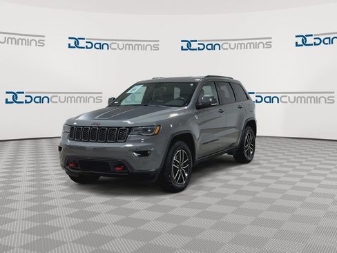 Used 2021 Jeep Grand Cherokee Trailhawk w/ Premium Lighting Group AWD/4WD image 5
