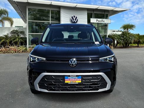 Used 2025 Volkswagen Taos S FWD image 2