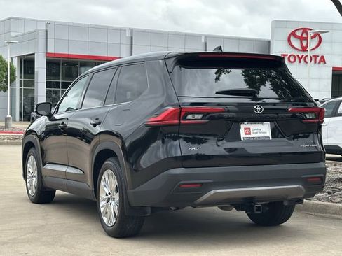 Used 2024 Toyota Grand Highlander AWD image 3