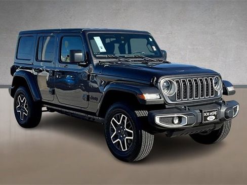 Used 2025 Jeep Wrangler Sahara image 8