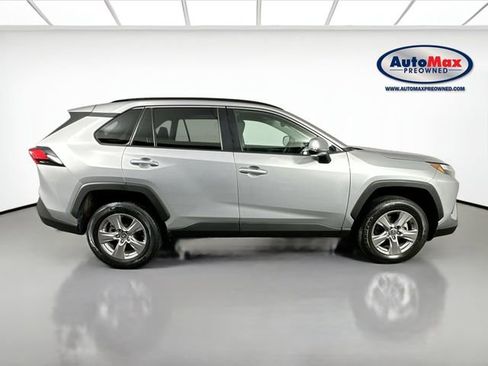 Used 2024 Toyota RAV4 XLE AWD/4WD image 9