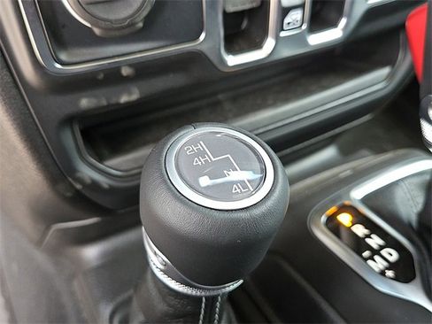 New 2025 Jeep Wrangler Sahara w/ Technology Group image 18