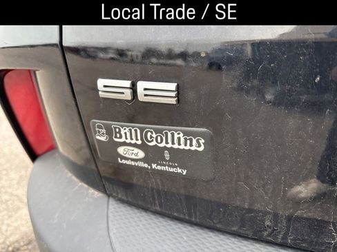 Used 2022 Ford Escape SE image 2