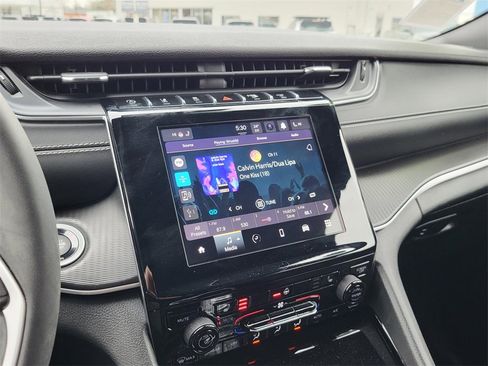 Used 2023 Jeep Grand Cherokee Altitude image 27