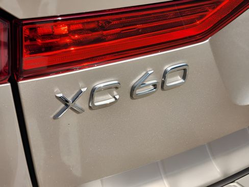 Used 2025 Volvo XC60 T8 Plus w/ Protection Package Premier AWD/4WD image 43