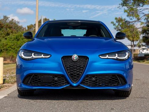 New 2025 Alfa Romeo Giulia w/ Driving Assist Package image 7