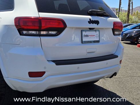 Used 2019 Jeep Grand Cherokee Altitude RWD image 5