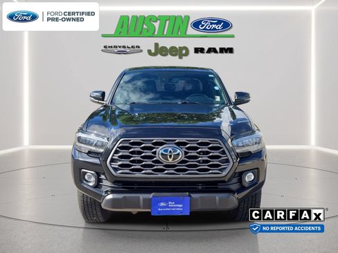 Used 2021 Toyota Tacoma TRD Off-Road w/ TRD Premium Off Road Package AWD/4WD image 8