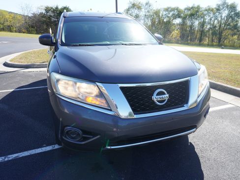 Used 2013 Nissan Pathfinder SV image 13