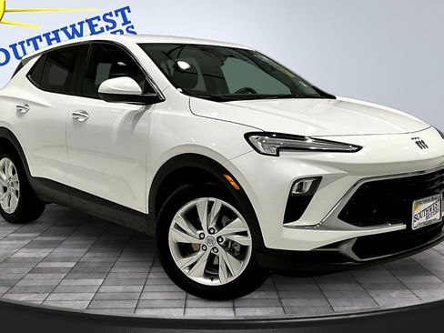 Used 2025 Buick Encore GX Preferred FWD image 3