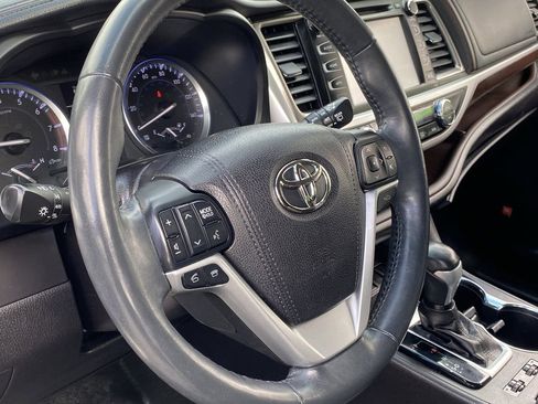Used 2016 Toyota Highlander Limited Platinum image 24