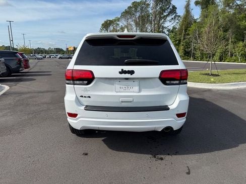 Used 2020 Jeep Grand Cherokee Altitude image 4