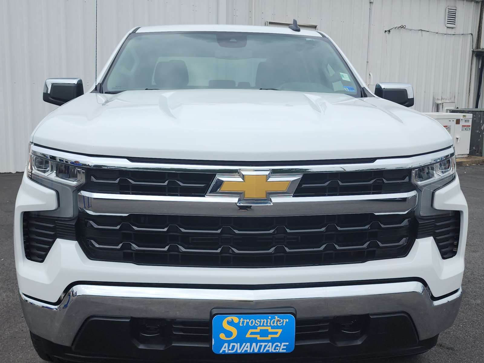 Used 2023 Chevrolet Silverado 1500 LT AWD/4WD image 8