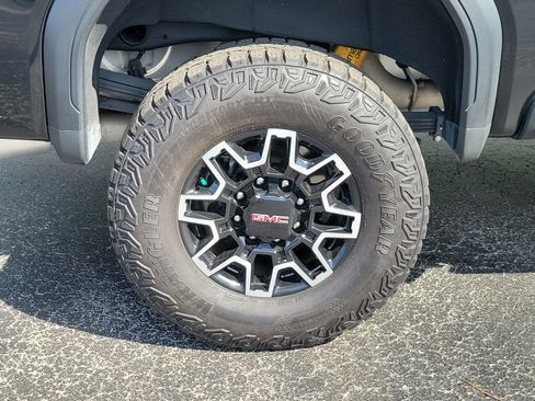 Used 2024 GMC Sierra 2500 AT4X AWD/4WD image 7