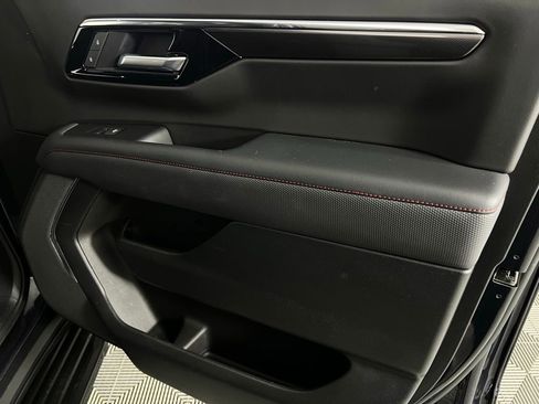 Used 2025 Chevrolet Tahoe RST image 35