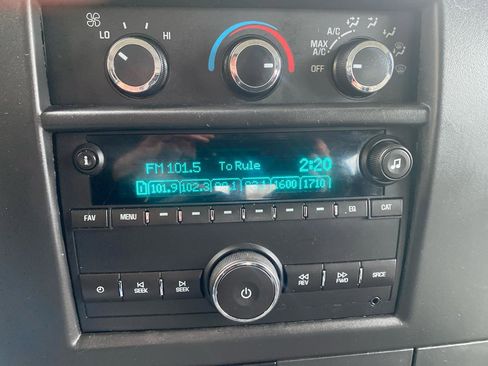 Used 2016 GMC Savana 2500 G2500 Cargo image 9