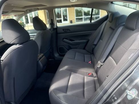 Used 2023 Nissan Altima 2.5 SV w/ SV Premium Package image 19