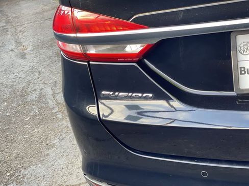 Used 2017 Ford Fusion SE FWD image 10