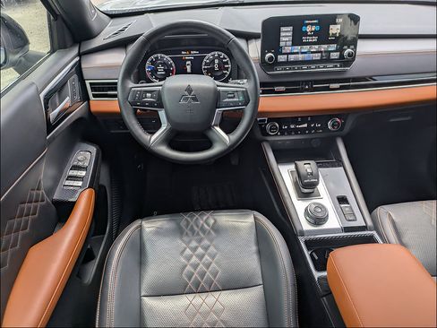 Used 2024 Mitsubishi Outlander SEL FWD image 17