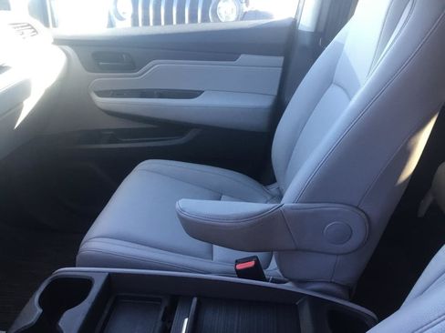 Used 2023 Honda Odyssey EX-L image 16