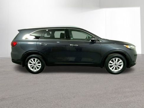 Used 2019 Kia Sorento LX w/ LX Convenience Package image 34