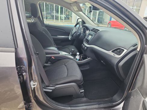 Used 2020 Dodge Journey SE w/ Blacktop Package FWD image 12