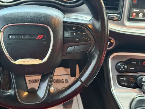 Used 2019 Dodge Challenger SXT image 32