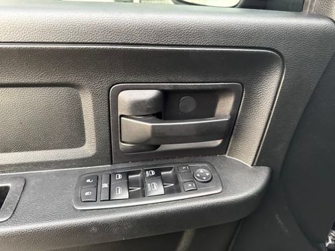 Used 2018 RAM 1500 Express w/ Express Value Package AWD/4WD image 9