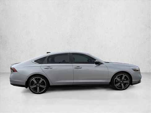 Used 2023 Honda Accord Sport image 3
