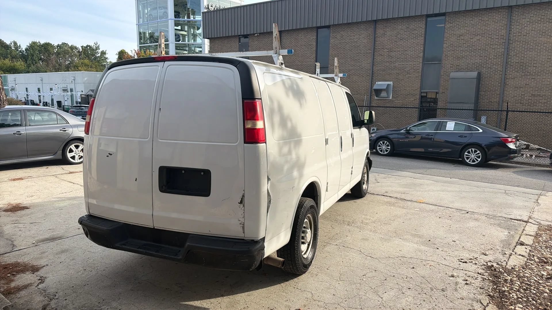 Used 2010 Chevrolet Express 2500 RWD image 5